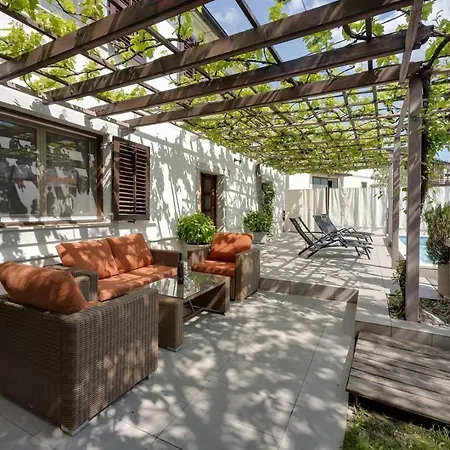 House Planik Holiday home Brest